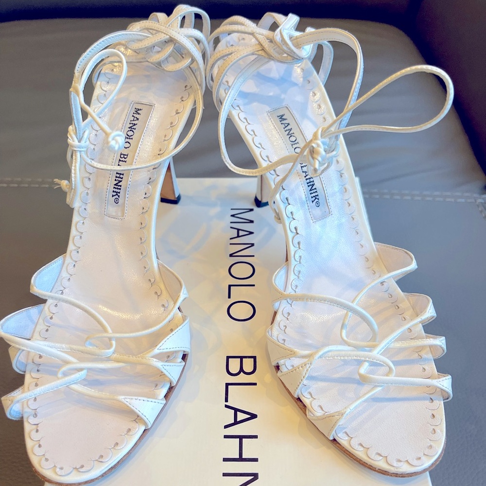 $925 Manolo Blahnik ESPINASA Strappy Sandals Leather White Heels Shoes, 39/9B